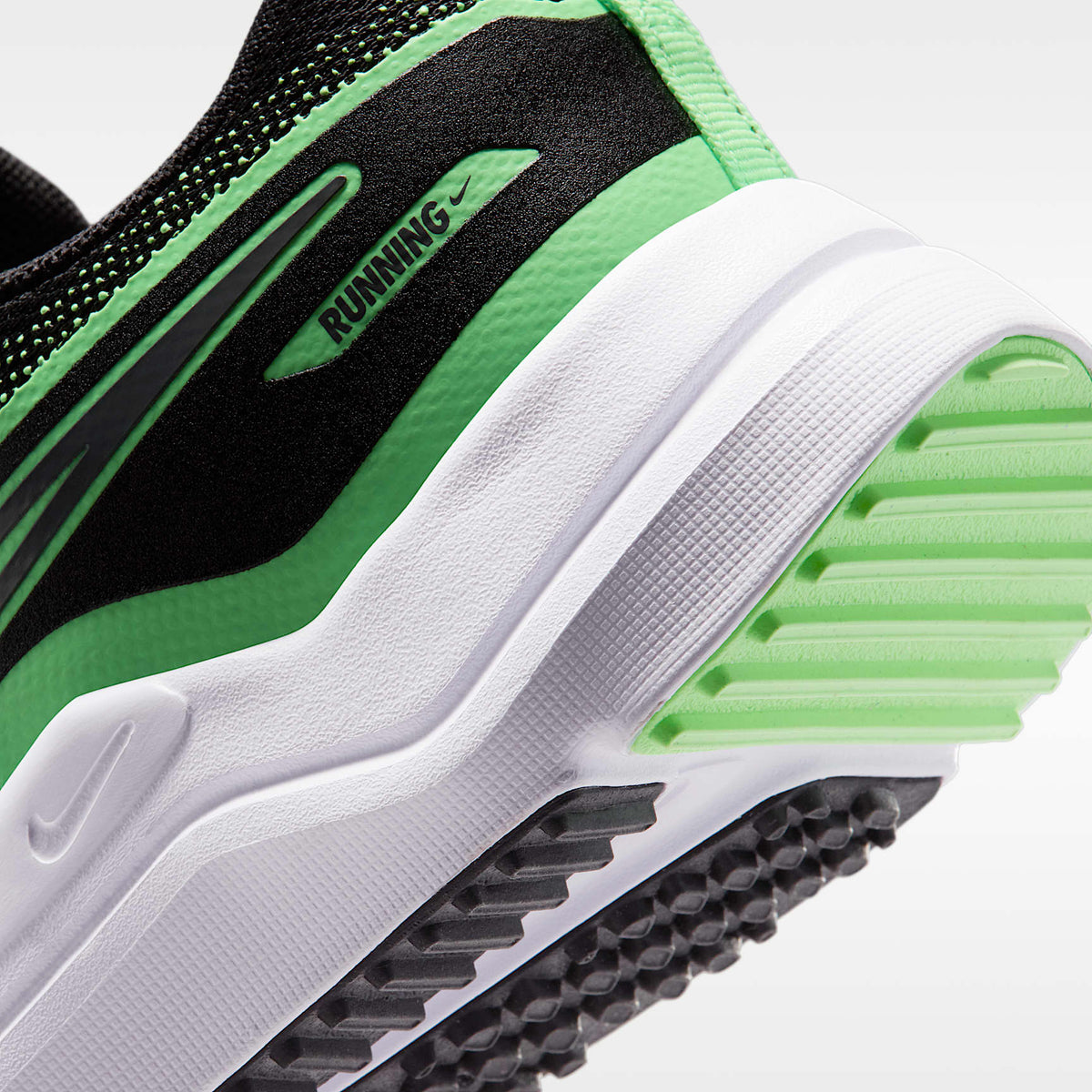 Nike Cosmic Runner – Negro/Verde ilusión/Gris azulado – vista 8