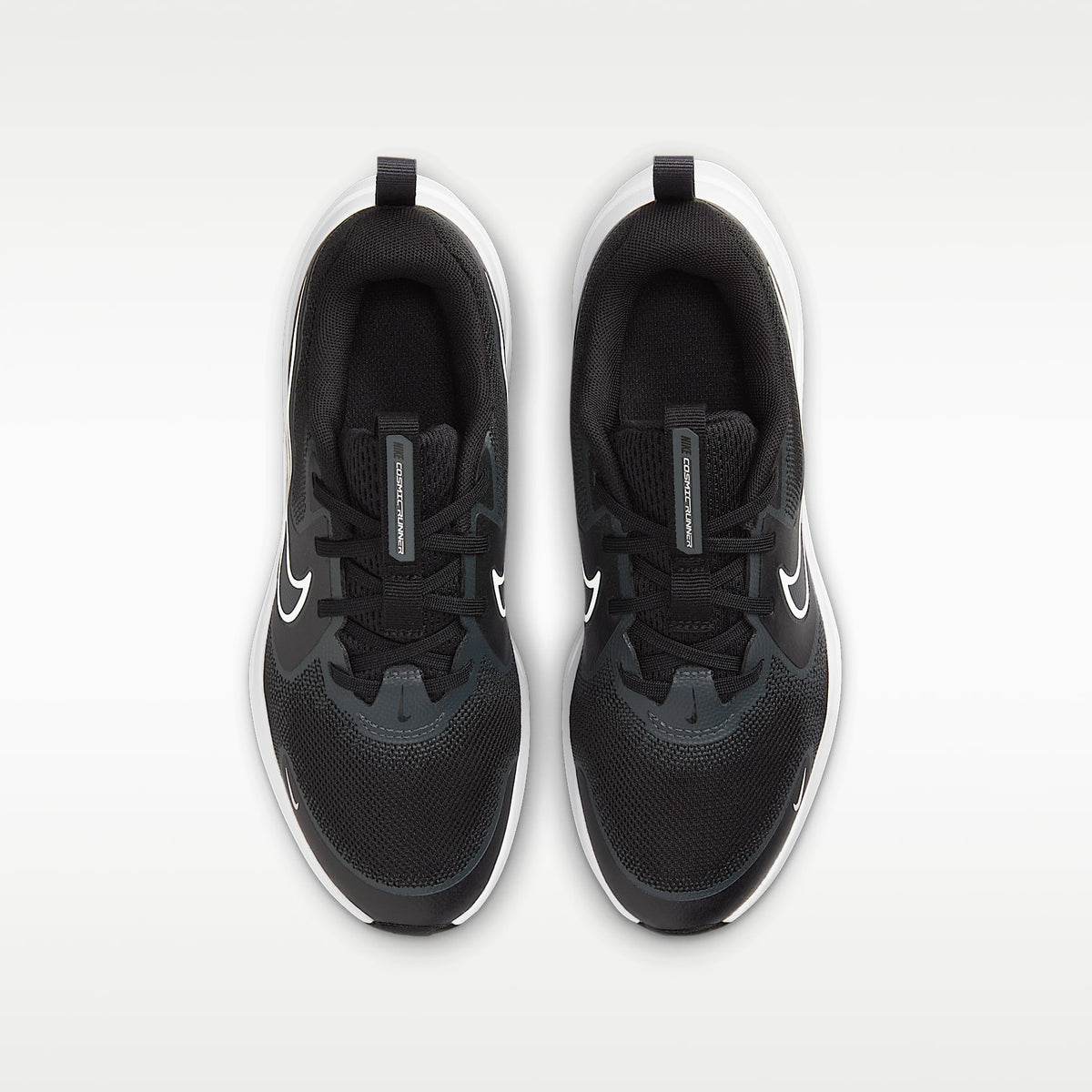 Nike Cosmic Runner – Negro/Antracita/Blanco – vista 4