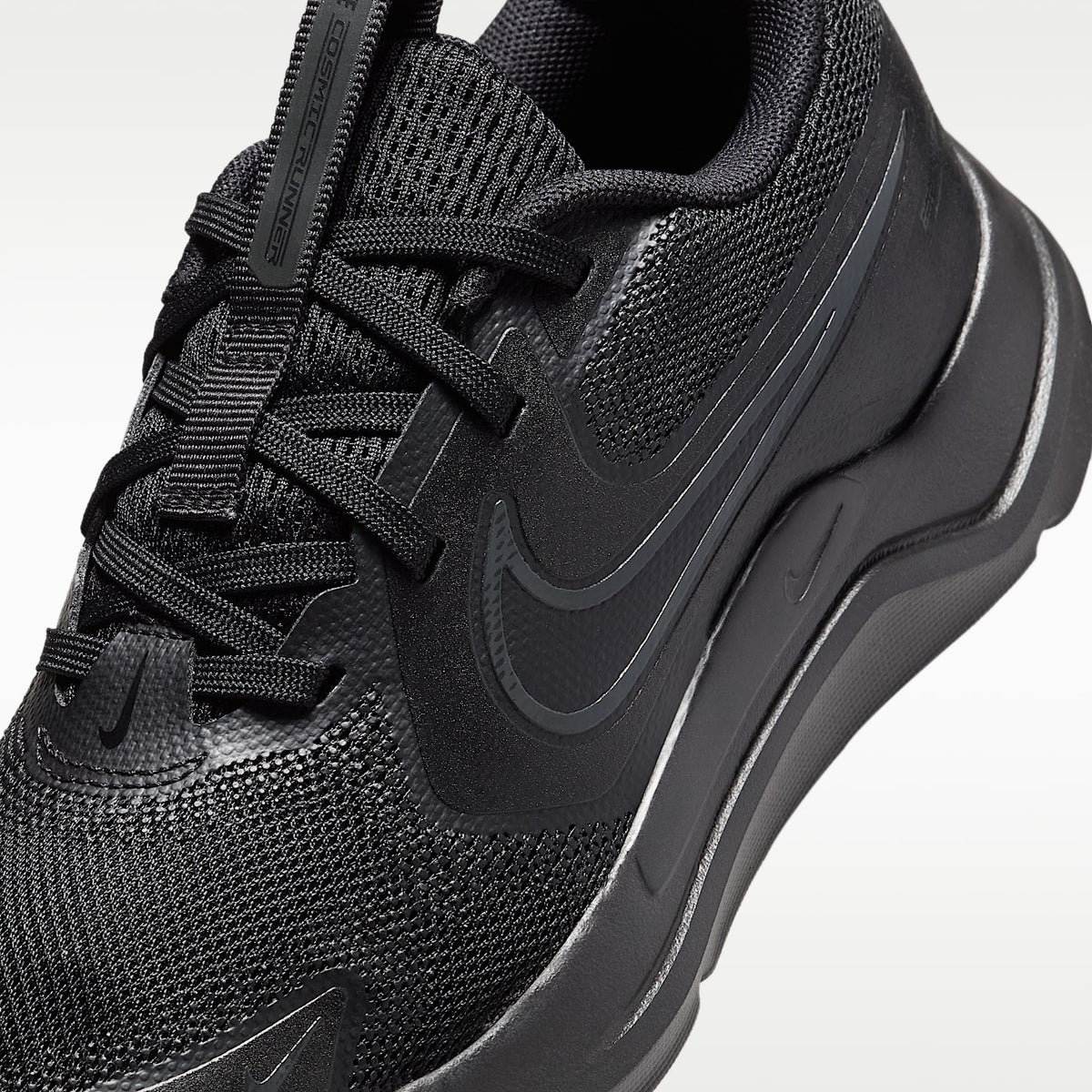 Nike Cosmic Runner – Negro/Negro/Antracita – vista 7