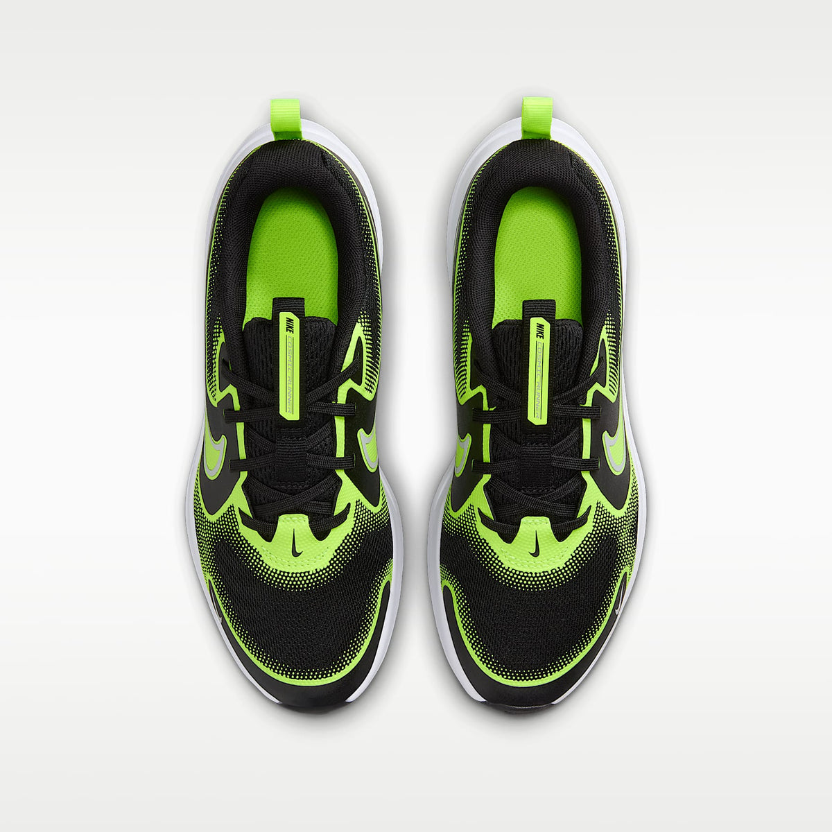 Nike Cosmic Runner – Negro/Volt/Gris lobo – vista 4
