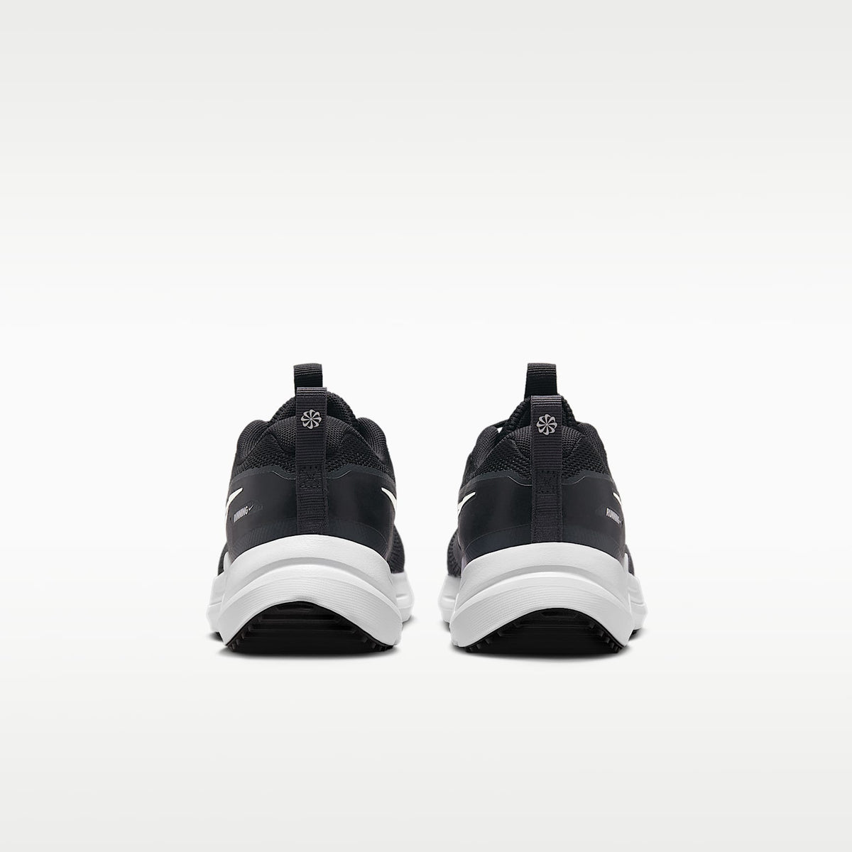 Nike Cosmic Runner – Negro/Antracita/Blanco – vista 6
