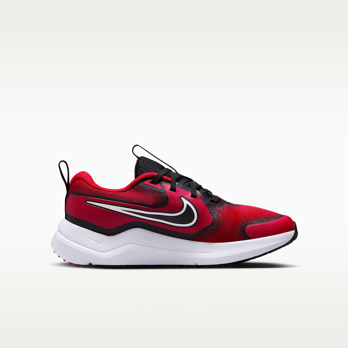 Nike Cosmic Runner – Rojo universitario/Negro/Blanco – vista 3
