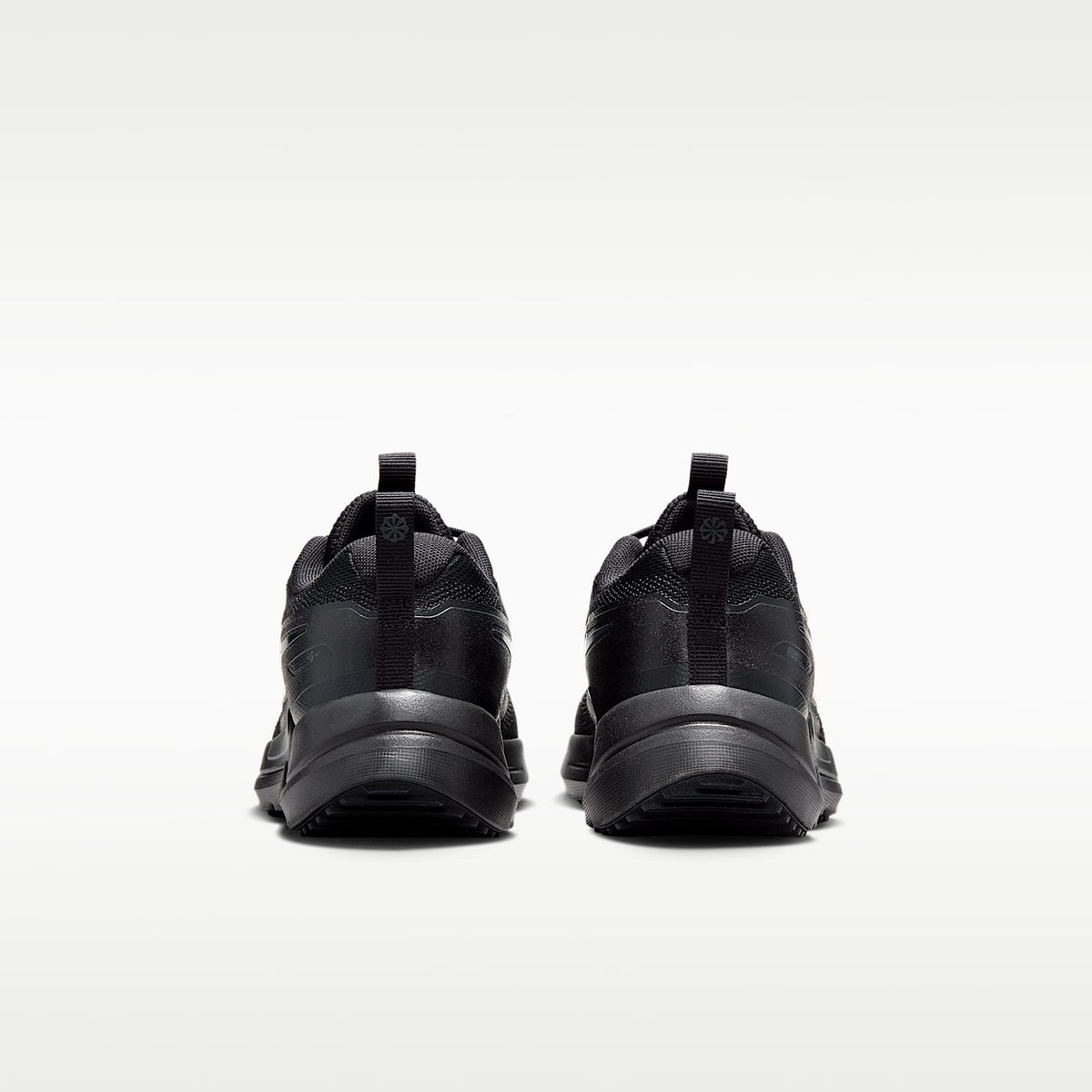 Nike Cosmic Runner – Negro/Negro/Antracita – vista 6