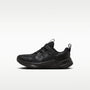 Nike Cosmic Runner – Negro/Negro/Antracita – vista 1