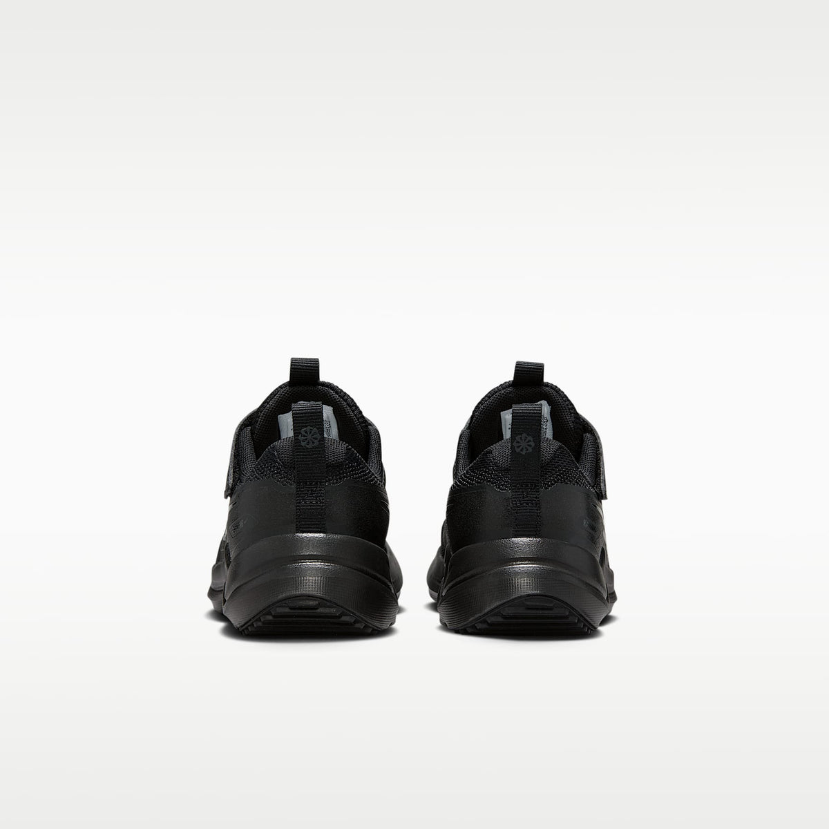 Nike Cosmic Runner – Negro/Negro/Antracita – vista 6