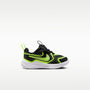 Nike Cosmic Runner – Negro/Volt/Gris lobo – vista 3