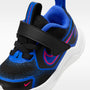 Nike Cosmic Runner – Negro/Hiperroyal/Blanco cumbre/Carmesí brillante – vista 7