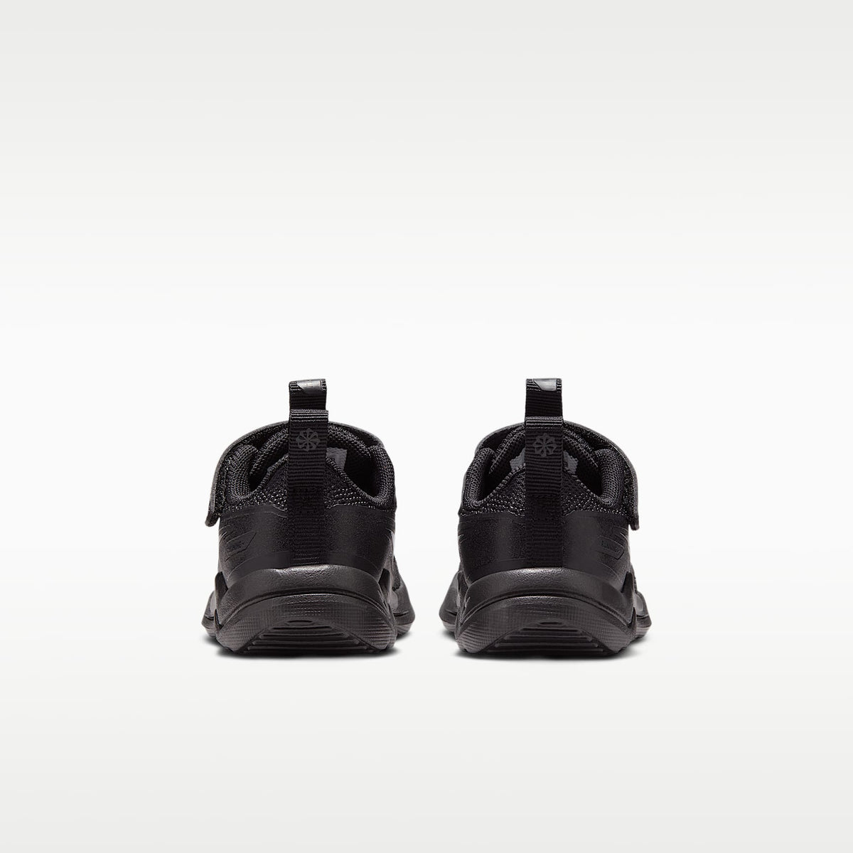 Nike Cosmic Runner – Negro/Negro/Antracita – vista 6