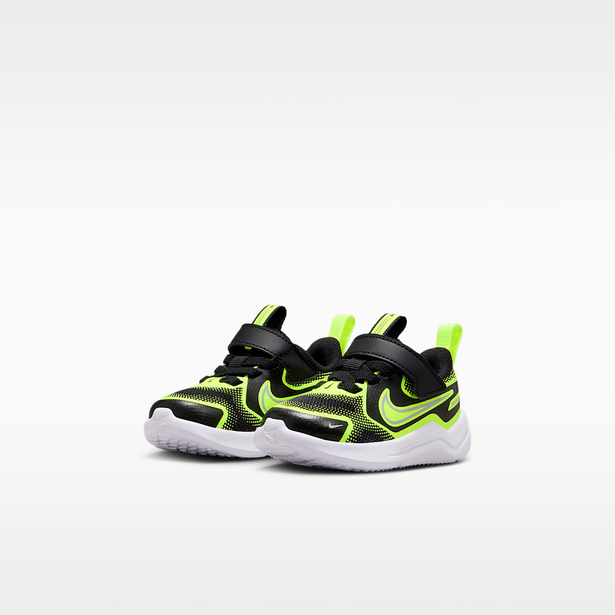 Nike Cosmic Runner – Negro/Volt/Gris lobo – vista 5