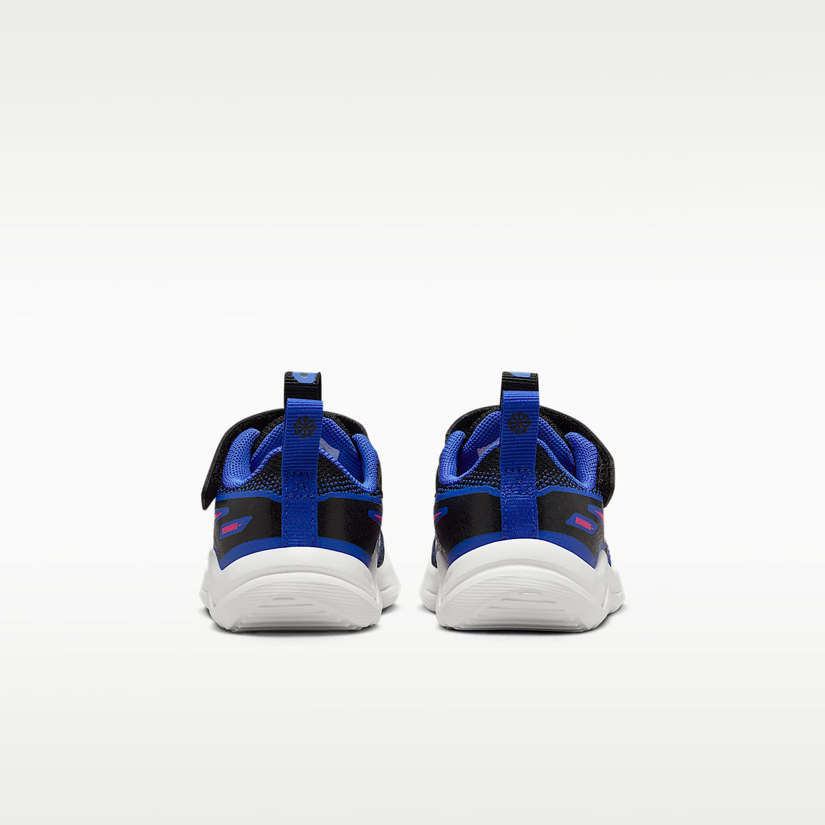Nike Cosmic Runner – Negro/Hiperroyal/Blanco cumbre/Carmesí brillante – vista 6