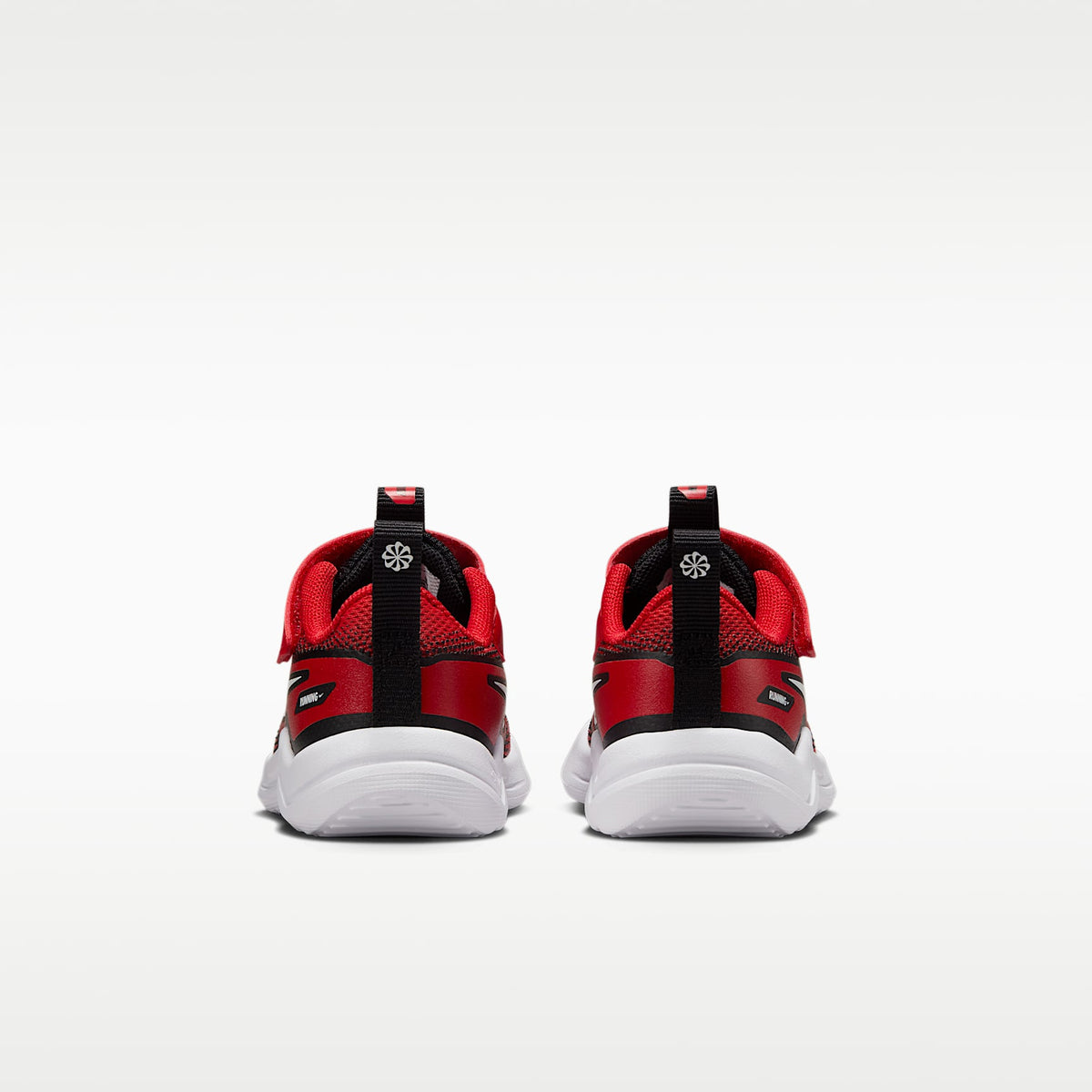 Nike Cosmic Runner – Rojo universitario/Negro/Blanco – vista 6