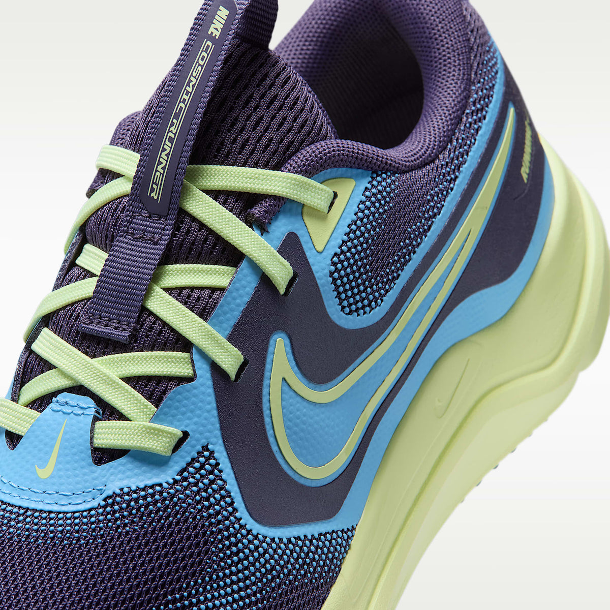 Nike Cosmic Runner – Pasa oscuro/Lima líquida claro/Blanco/Azul universitario – vista 7