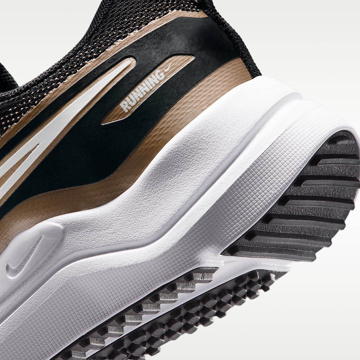 Nike Cosmic Runner SE – Negro/Difuso/Blanco – vista 8
