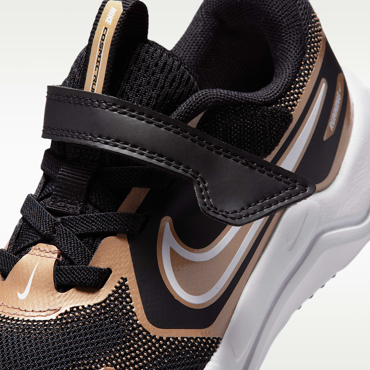 Nike Cosmic Runner SE – Negro/Difuso/Blanco – vista 7