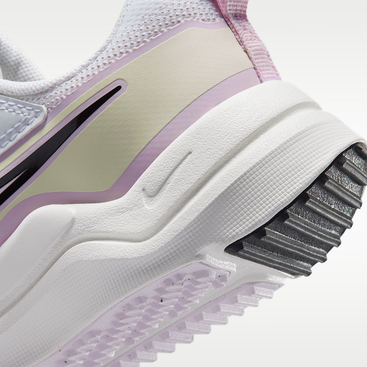 Nike Cosmic Runner SE 2 – Blanco/Lila desteñido/Vela/Negro – vista 8