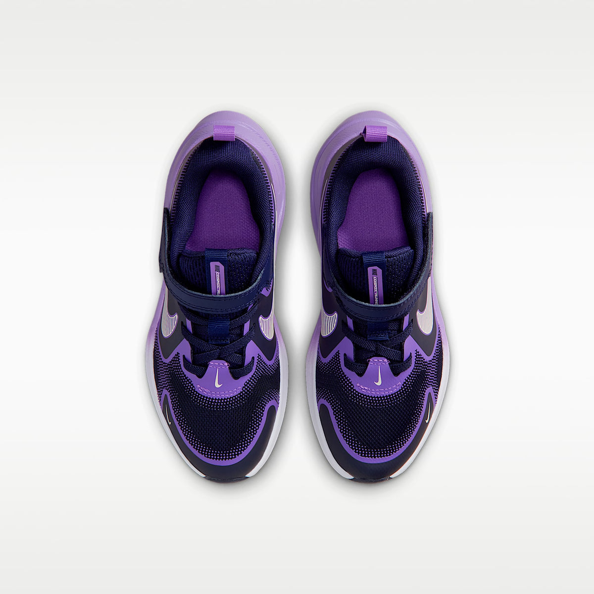 Nike Cosmic Runner – Azul oscuro/Violeta brillante/Leche de coco – vista 4