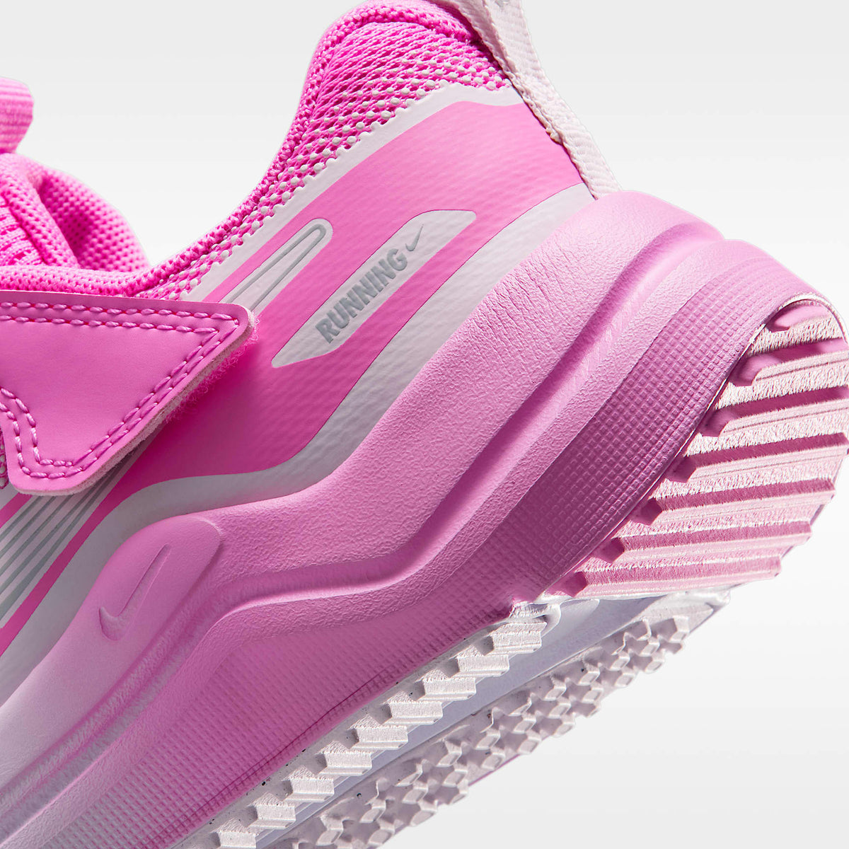 Nike Cosmic Runner Swoosh – Rosa alegre/Lila desteñido/Negro – vista 8