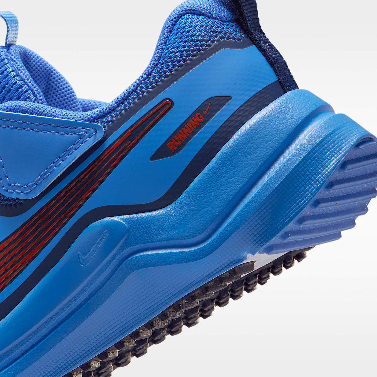 Nike Cosmic Runner – Azul cristal/Azul marino medianoche/Rojo picante – vista 8