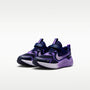 Nike Cosmic Runner – Azul oscuro/Violeta brillante/Leche de coco – vista 5