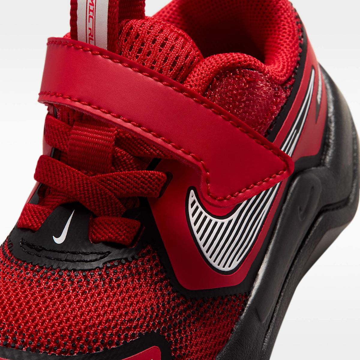 Nike Cosmic Runner Swoosh – Rojo universitario/Rojo órbita/Blanco – vista 7