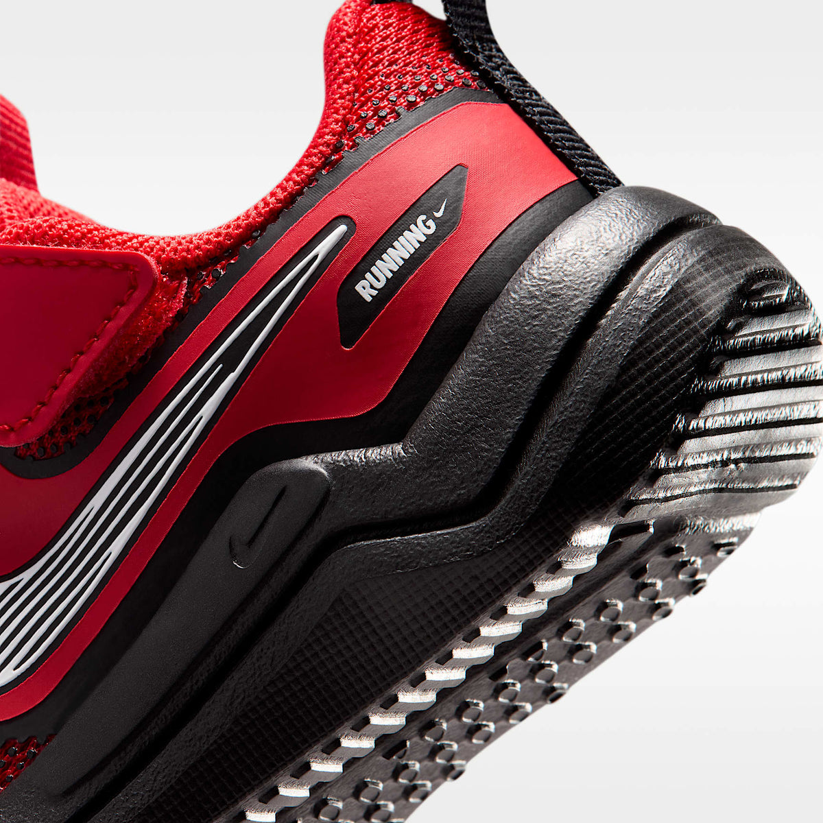 Nike Cosmic Runner Swoosh – Rojo universitario/Rojo órbita/Blanco – vista 8