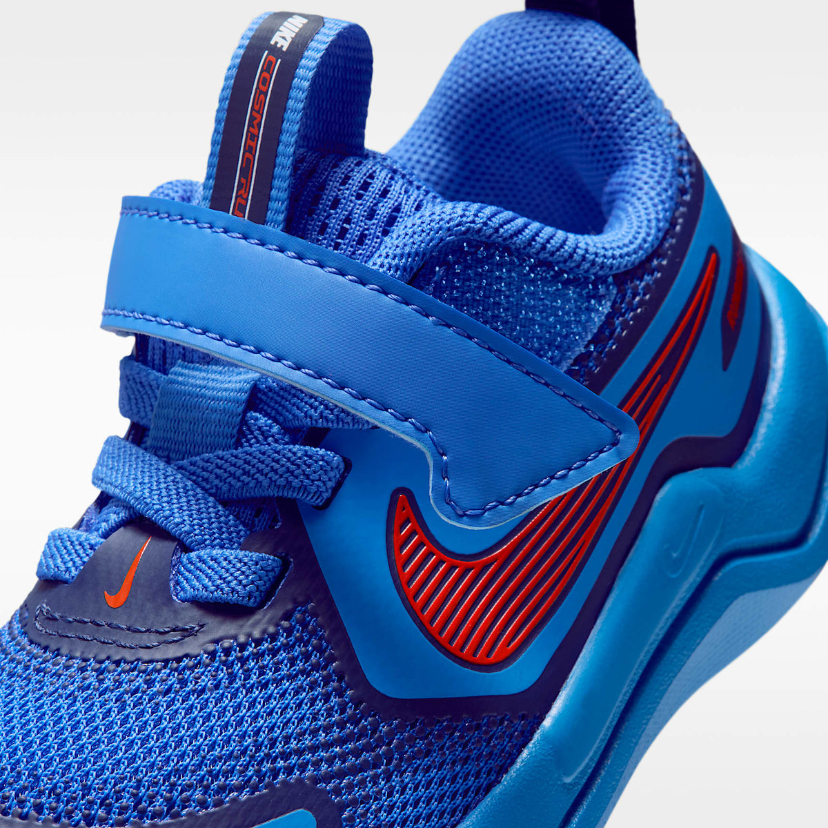 Nike Cosmic Runner – Azul cristal/Azul marino medianoche/Rojo picante – vista 7