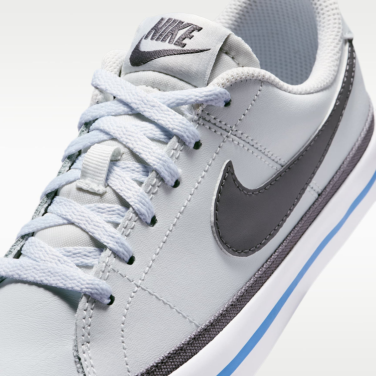 Nike Court Legacy – Blanco cáscara de huevo/Azul cristal/Blanco/Punta de Lápiz – vista 7