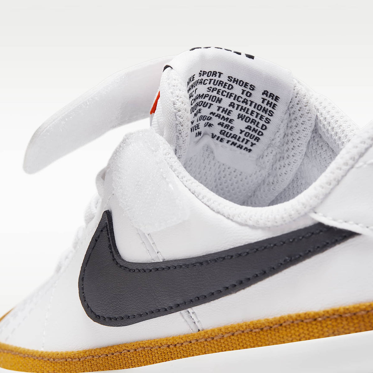 Nike Court Legacy – Blanco/Ocre desierto/Marrón claro goma/Negro – vista 9
