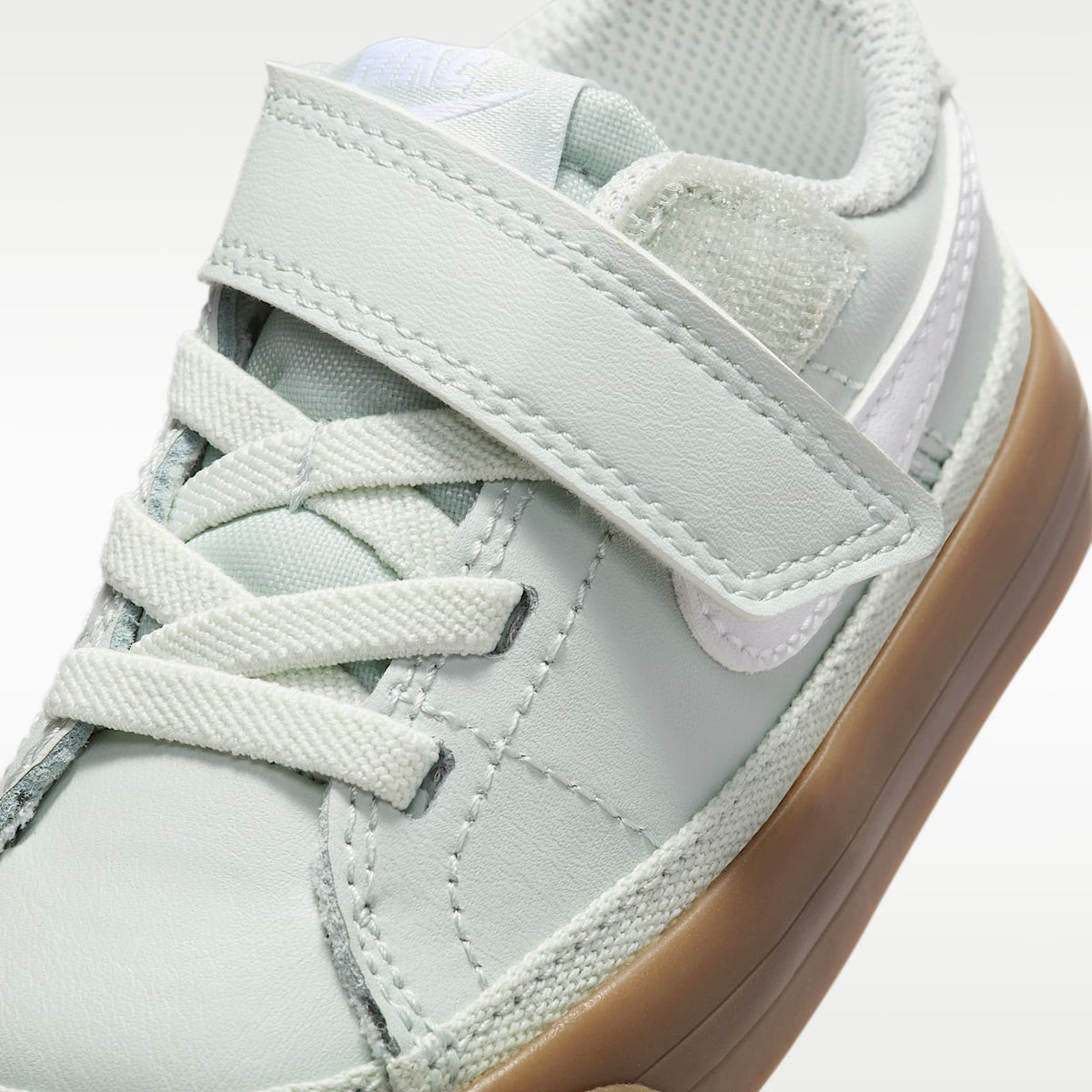 Nike Court Legacy – Plata claro/Marrón oscuro goma/Blanco – vista 7