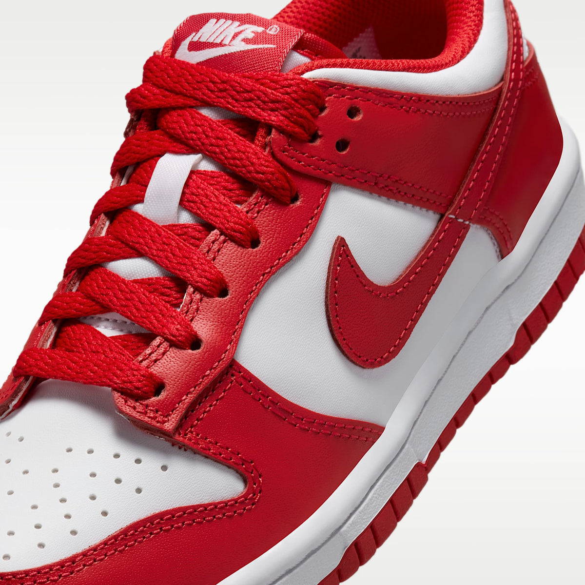 Nike Dunk Low – Blanco/Rojo/Rojo universitario – vista 7