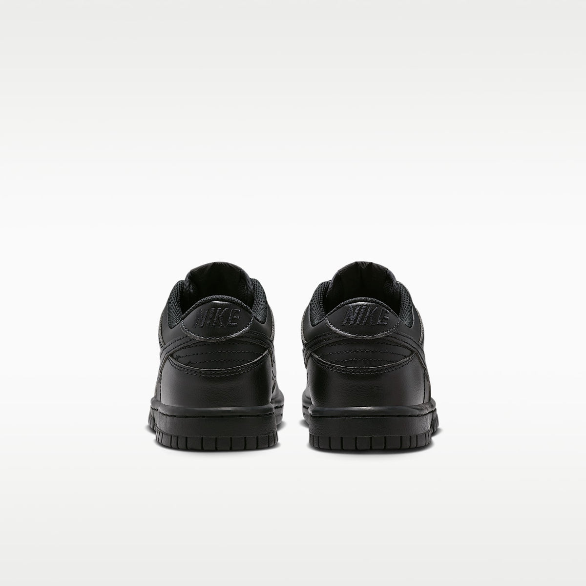 Nike Dunk Low – Negro/Negro/Negro – vista 6