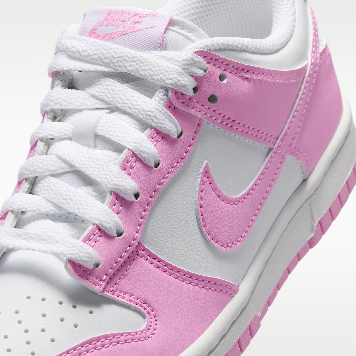 Nike Dunk Low – Blanco/Blanco/Blanco/Rosa amanecer – vista 7