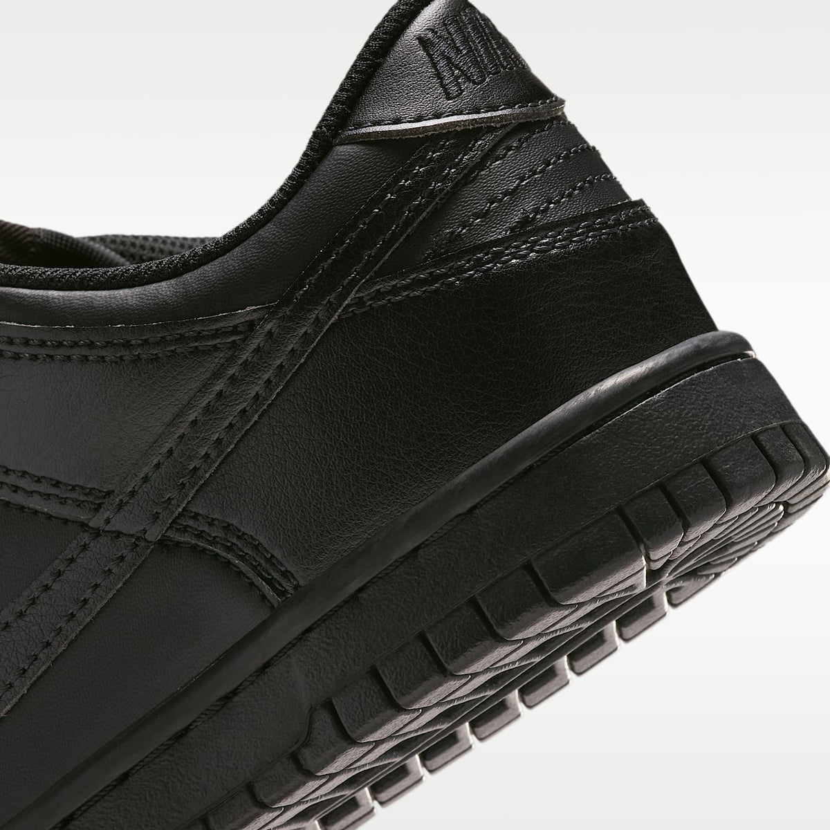 Nike Dunk Low – Negro/Negro/Negro – vista 8