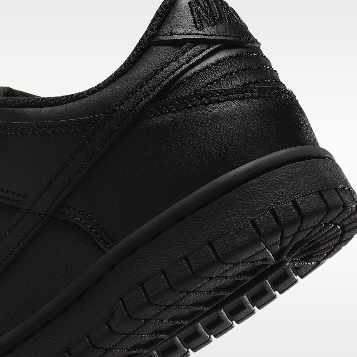 Nike Dunk Low – Negro/Negro/Negro – vista 8