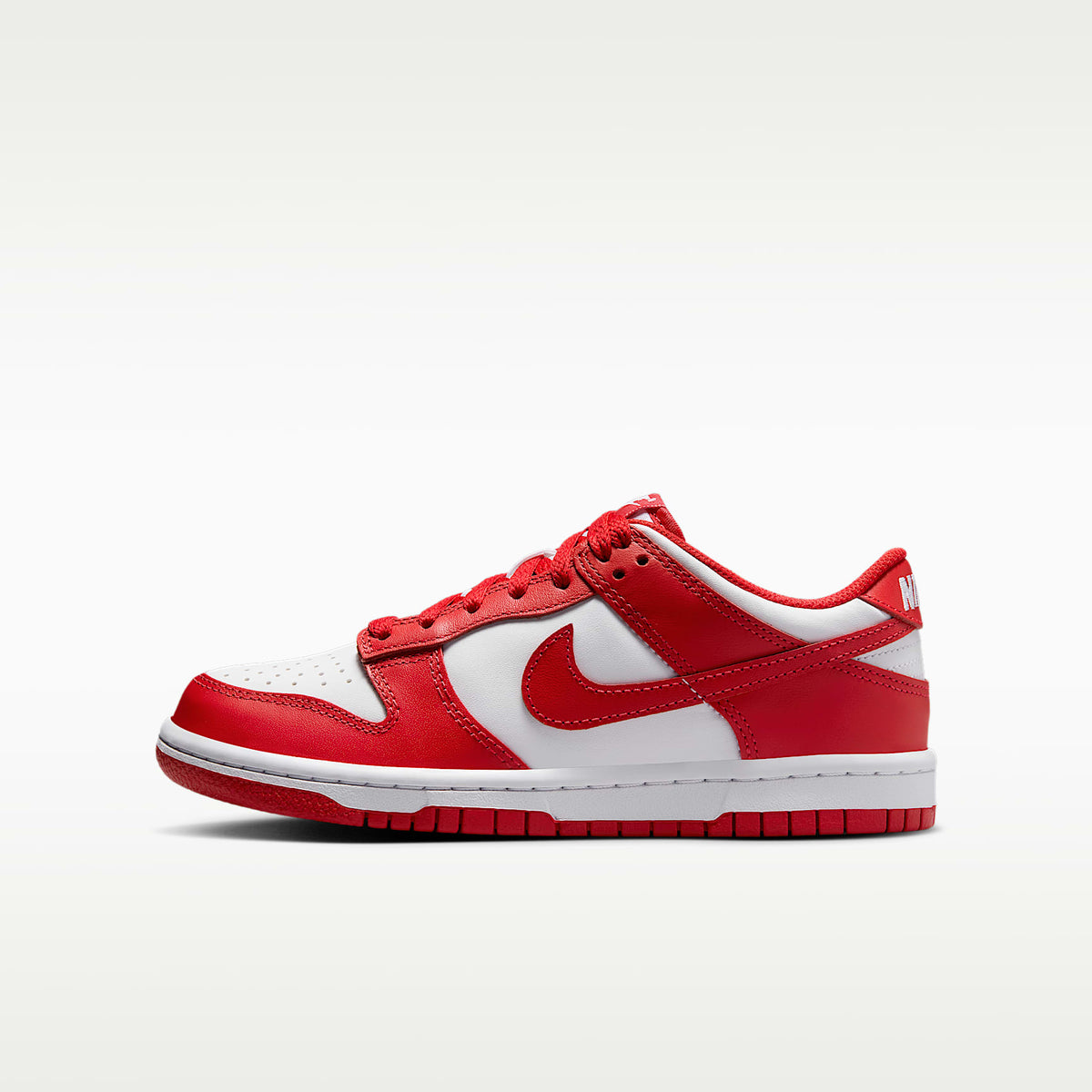 Nike Dunk Low – Blanco/Rojo/Rojo universitario – vista 1