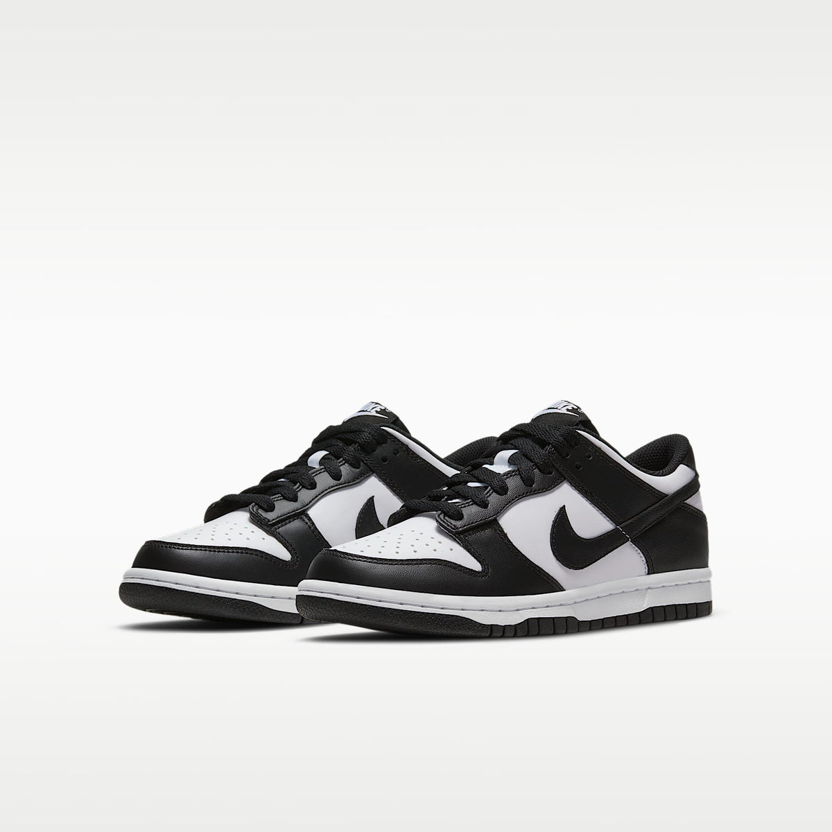 Nike Dunk Low – Blanco/Blanco/Negro – vista 5