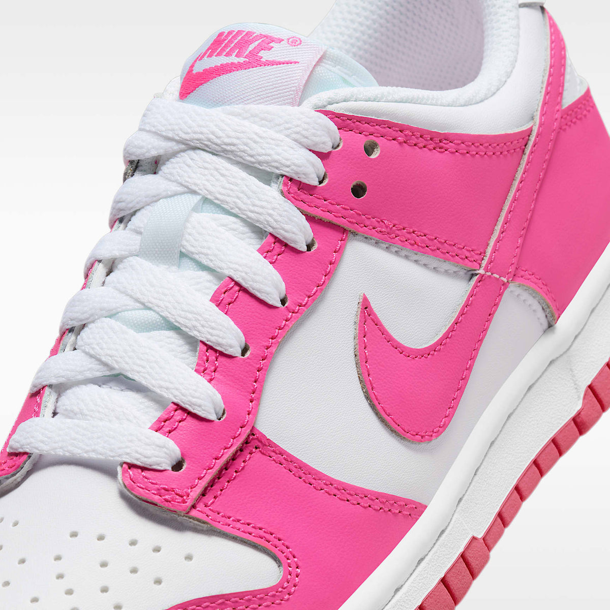 Nike Dunk Low – Blanco/Rosa/Fucsia láser – vista 7