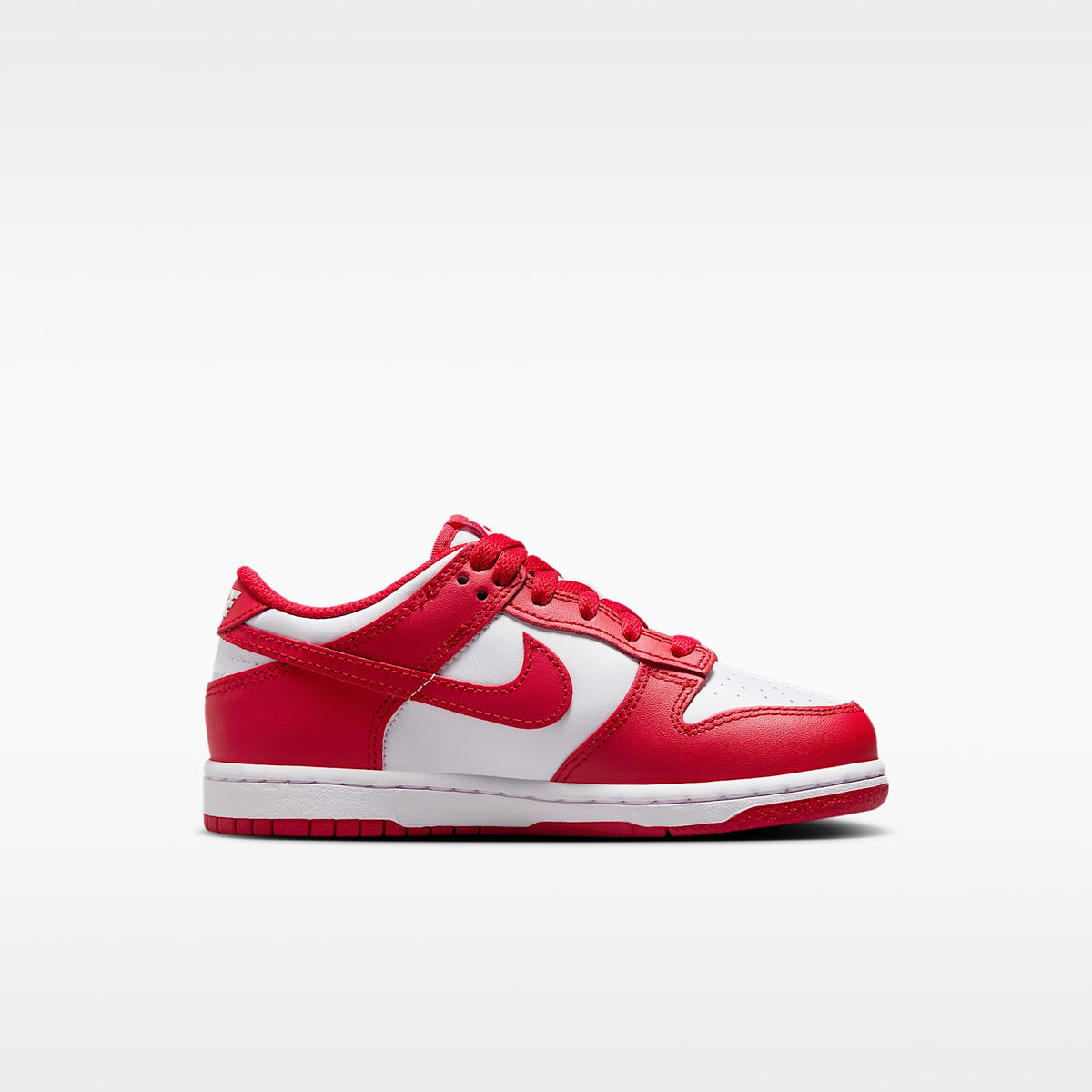 Nike Dunk Low – Blanco/Rojo/Rojo universitario – vista 3
