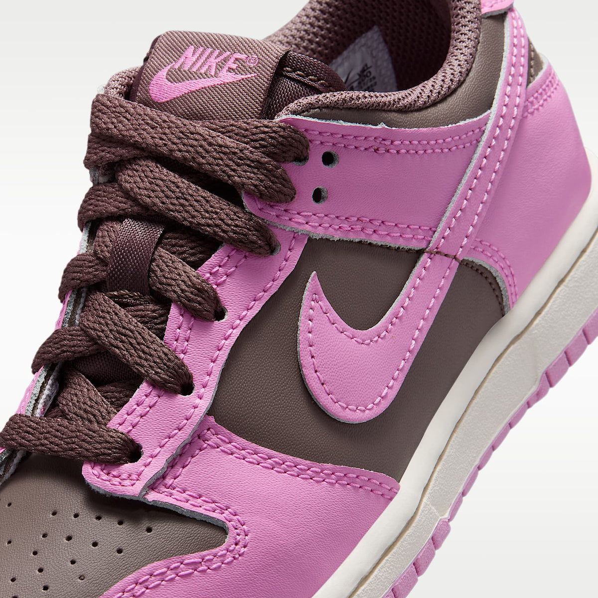 Nike Dunk Low – Tatuaje/Marfil pálido/Magenta claro – vista 7