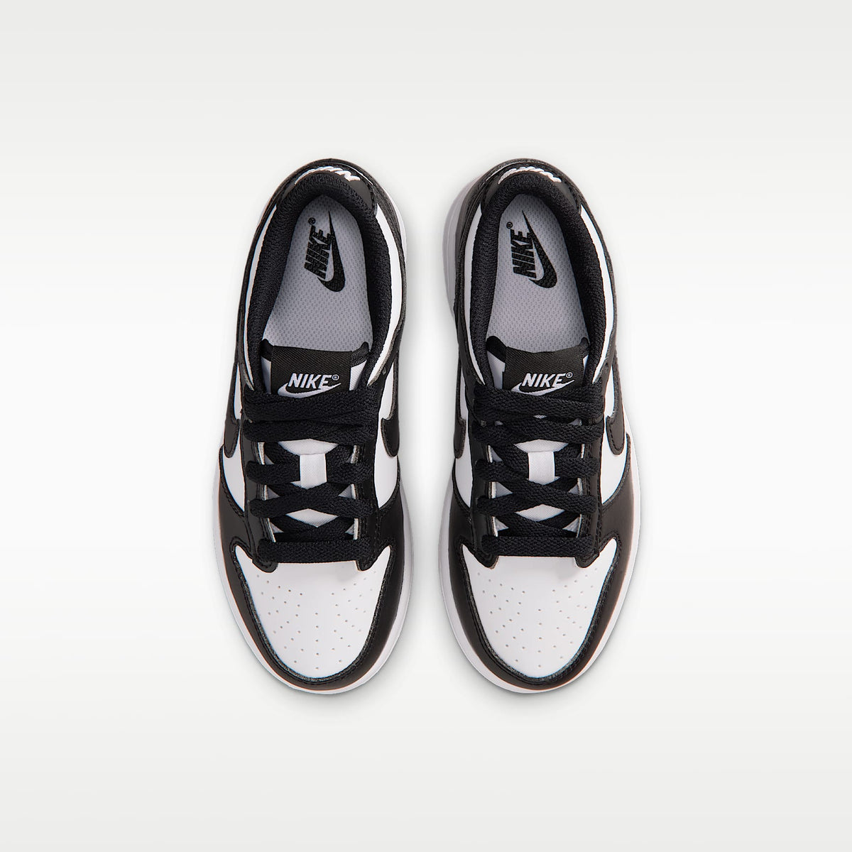 Nike Dunk Low – Blanco/Blanco/Negro – vista 4