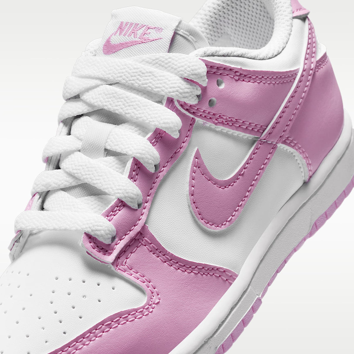 Nike Dunk Low – Blanco/Blanco/Blanco/Rosa amanecer – vista 7