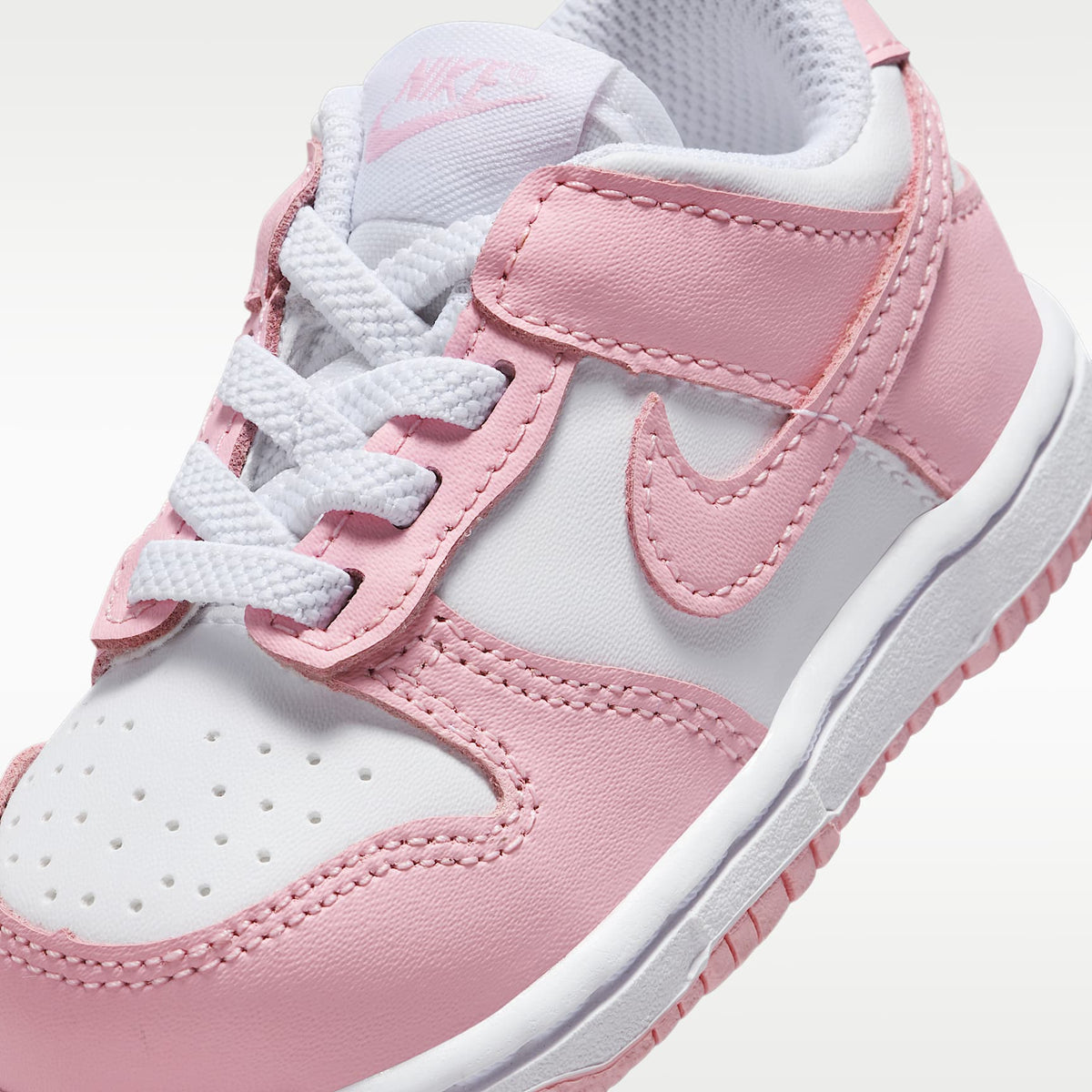 Nike Dunk Low – Blanco/Blanco/Blanco/Rosa suave medio – vista 7