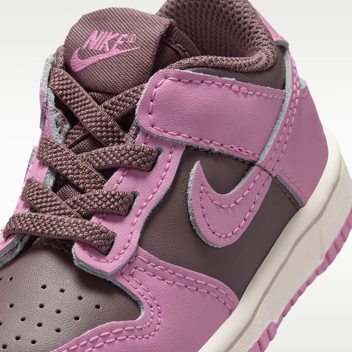 Nike Dunk Low – Tatuaje/Marfil pálido/Magenta claro – vista 7