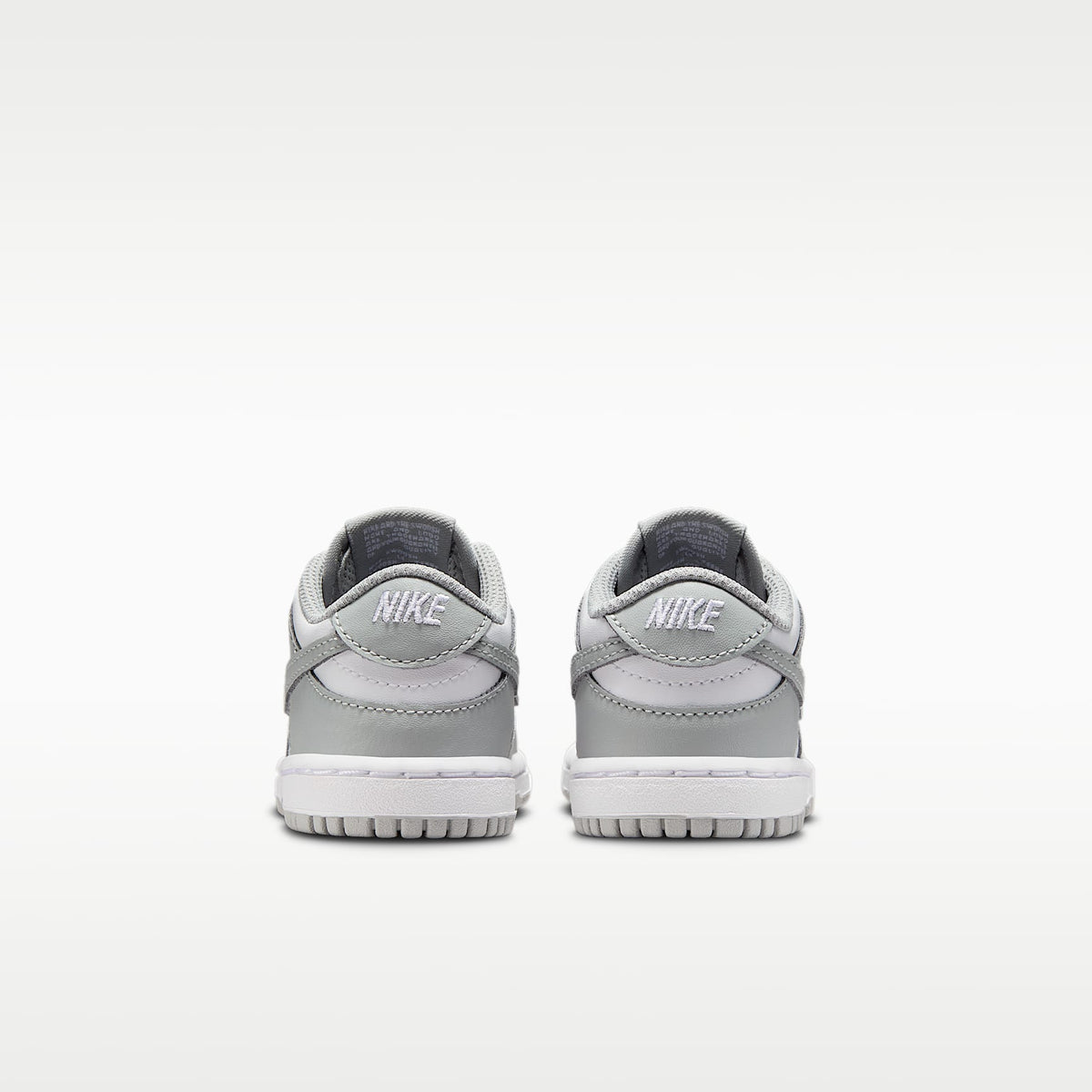 Nike Dunk Low – Blanco/Blanco/Gris humo claro – vista 6