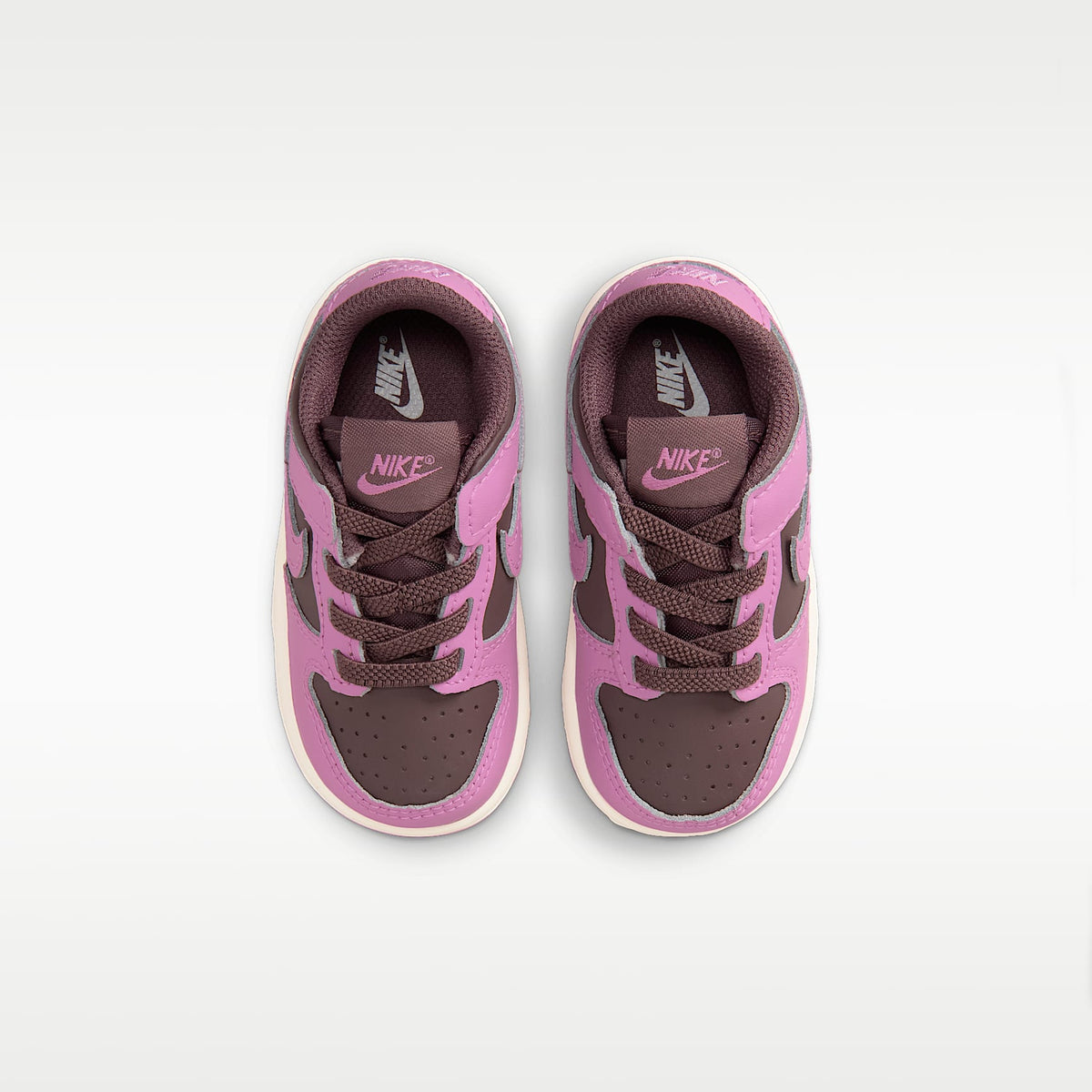 Nike Dunk Low – Tatuaje/Marfil pálido/Magenta claro – vista 4