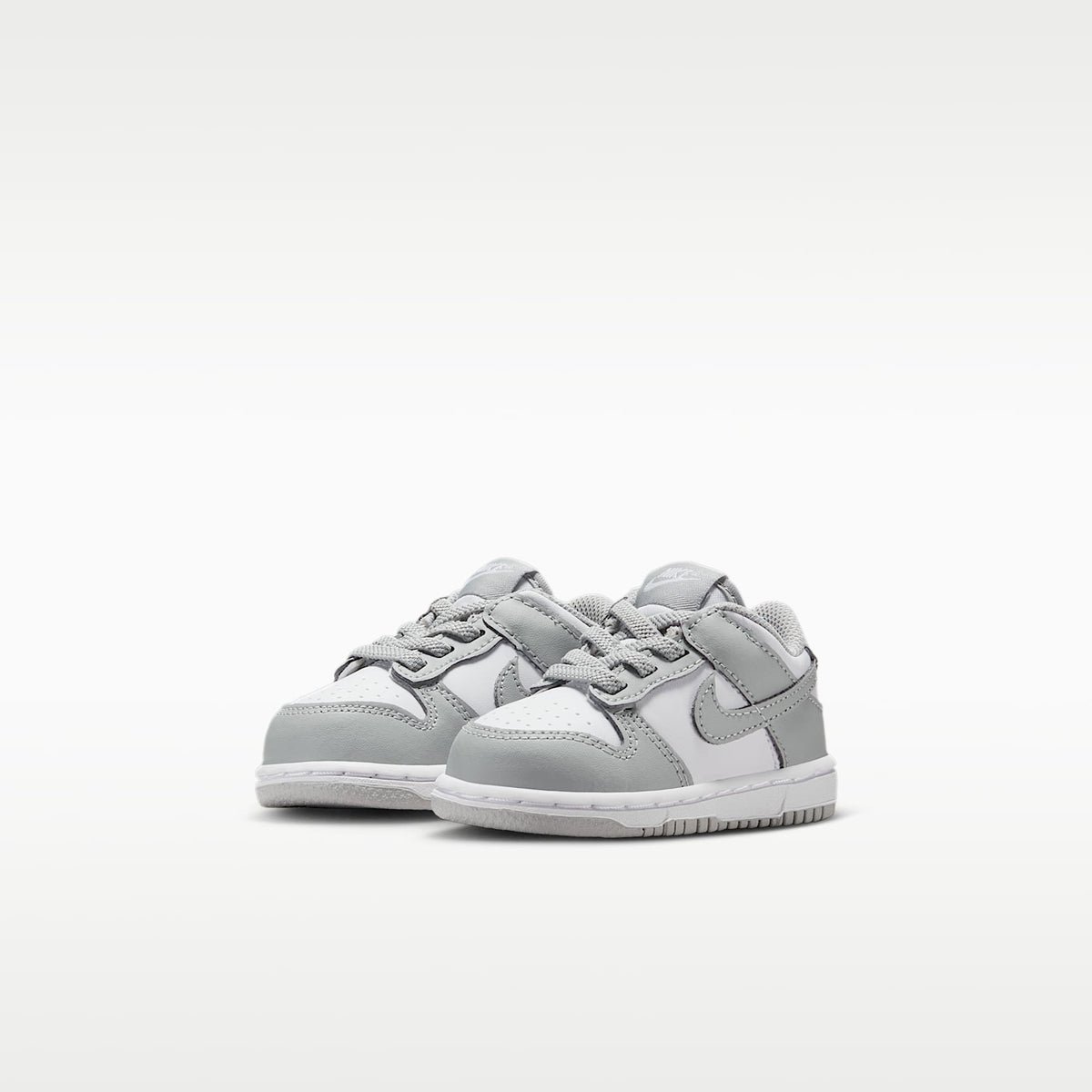Nike Dunk Low – Blanco/Blanco/Gris humo claro – vista 5