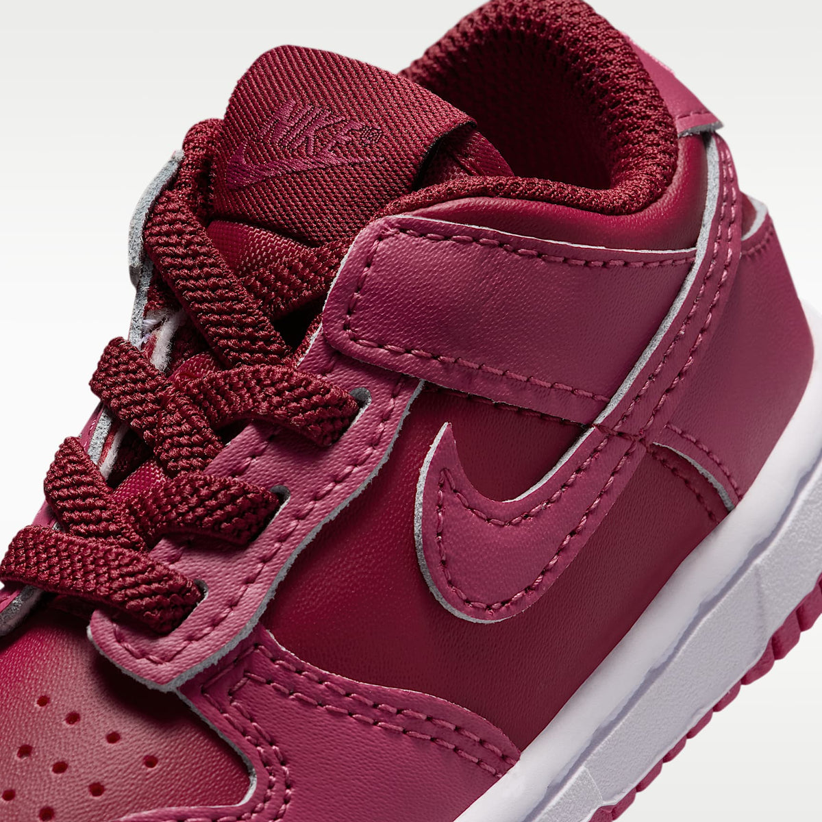 Nike Dunk Low – Rojo team/Remolacha dulce/Blanco/Remolacha dulce – vista 7