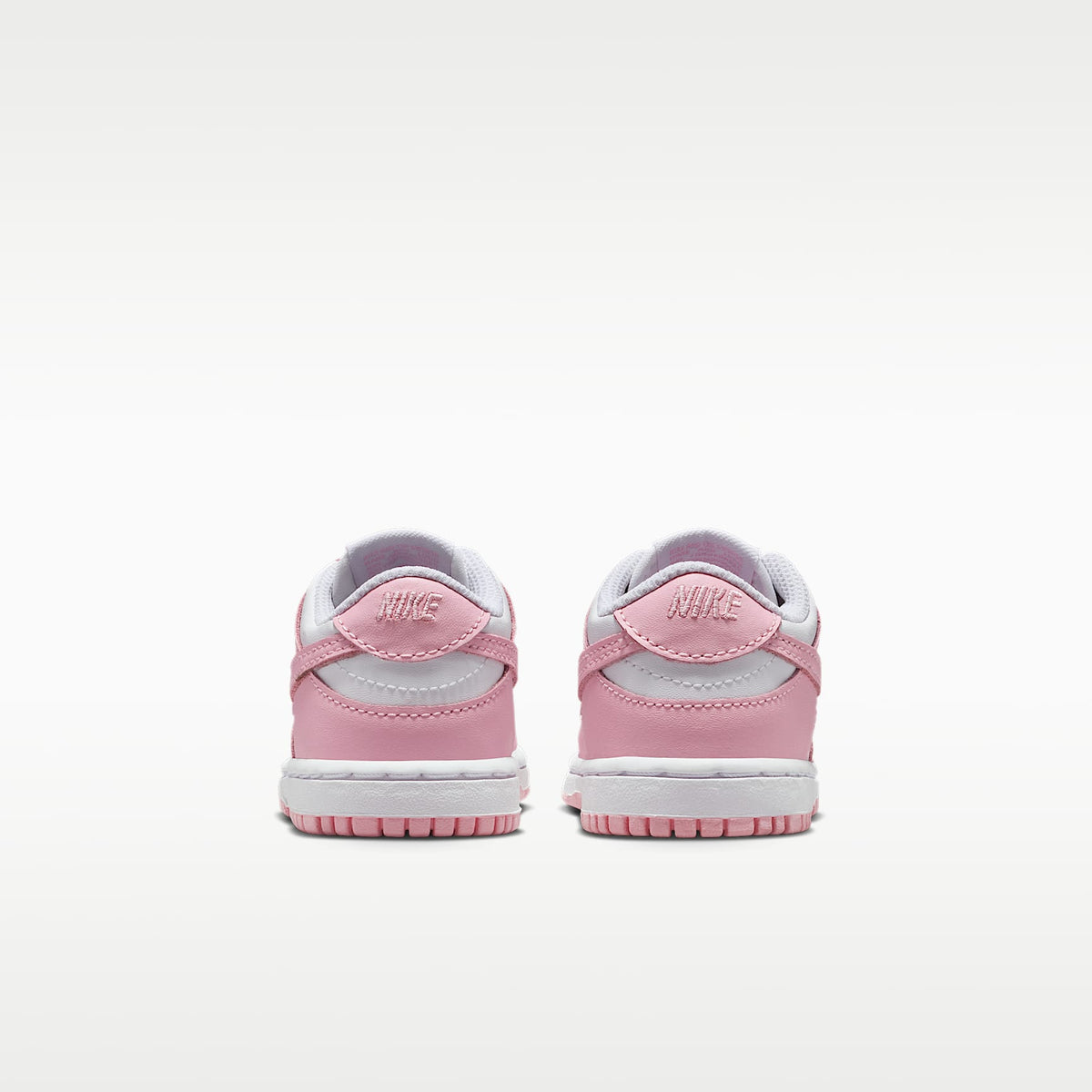 Nike Dunk Low – Blanco/Blanco/Blanco/Rosa suave medio – vista 6
