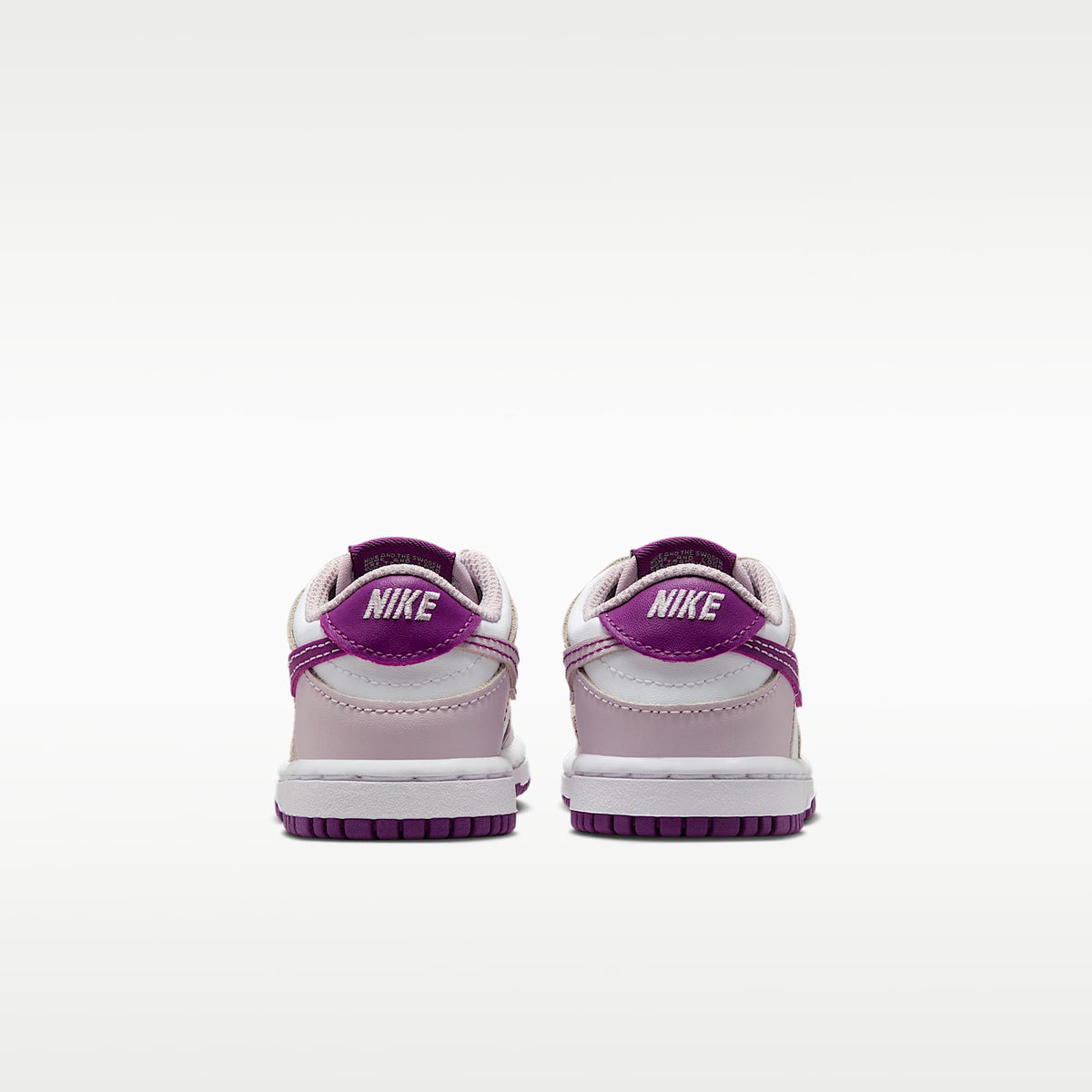 Nike Dunk Low – Blanco/Violeta platino/Violeta viotech – vista 6
