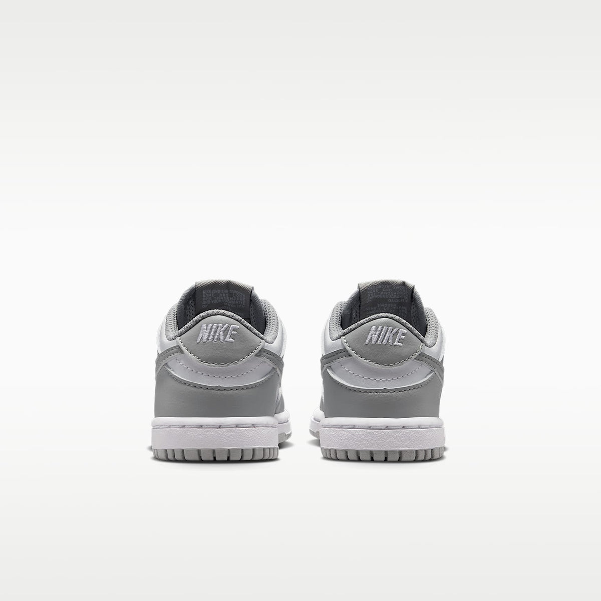 Nike Dunk Low – Blanco/Blanco/Gris humo claro – vista 6